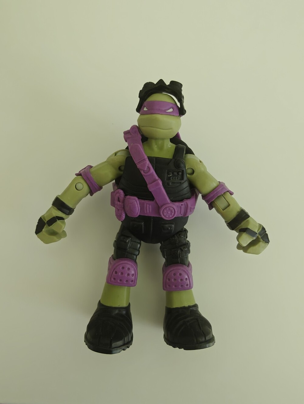2013 Playmates Toys Teenage Mutant Ninja Turtles "Stealth Tech" Donatello Action